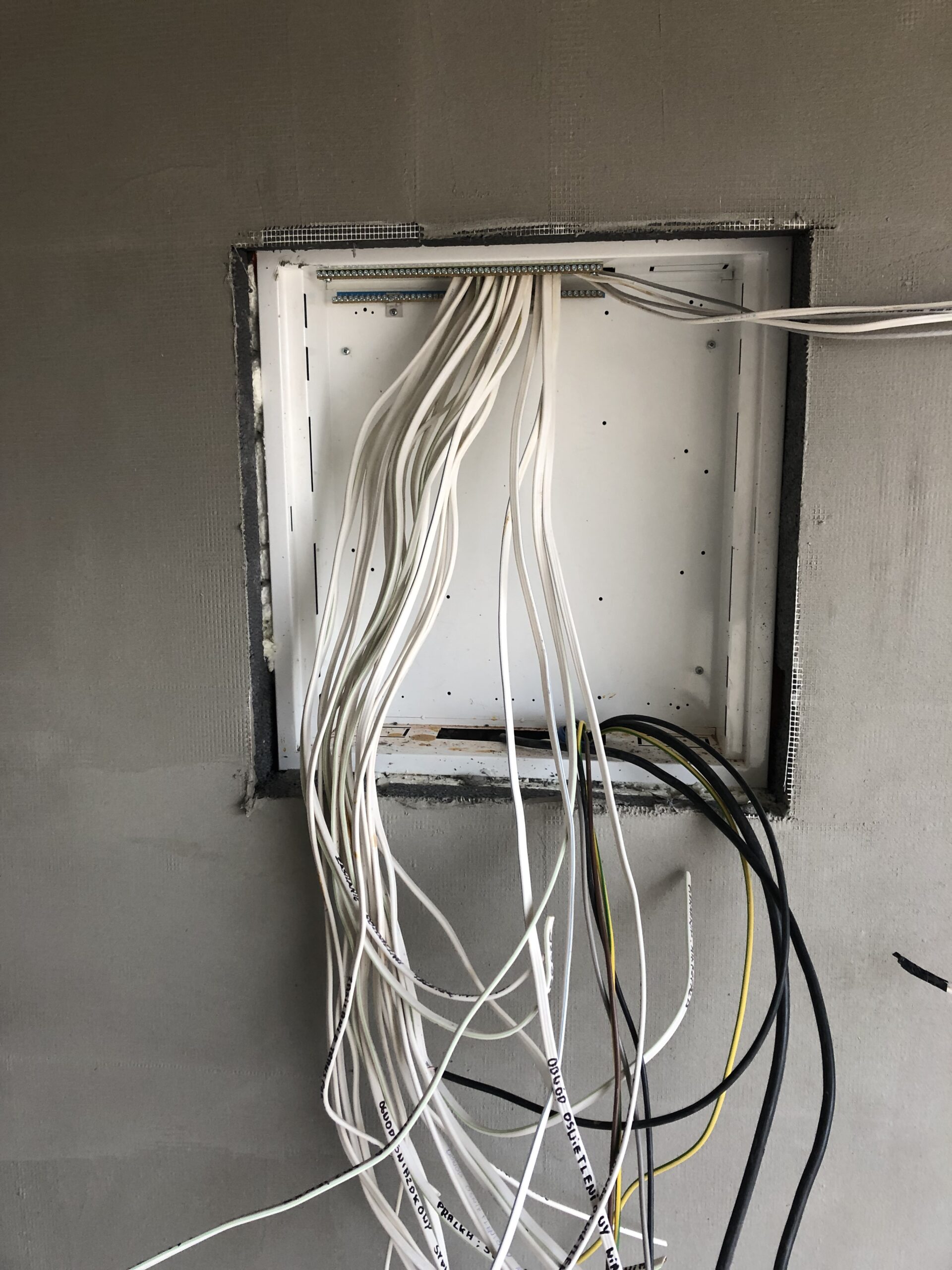 Montaż rozdzielnic – Zlecenie 2